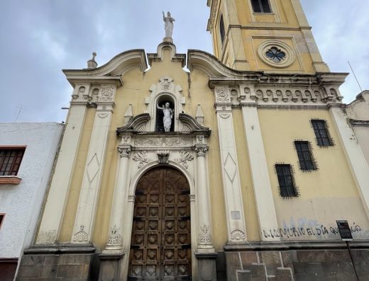 ⛪ Iglesia de Santa Bárbara — Retablos Barrocos y Pintura Virreinal en Tunja
