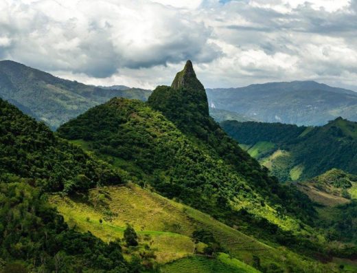 ⛰️ Cerro de Fura — Peña Sagrada, Mito Ancestral y Esmeraldas en San Pablo de Borbur