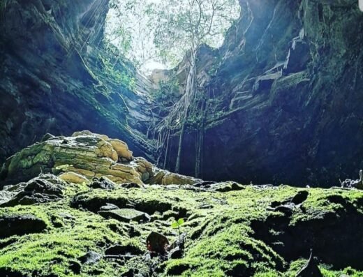 🕳️ Hoyo de la Romera — Abismo Natural y Leyenda Colonial en Santa Sofía